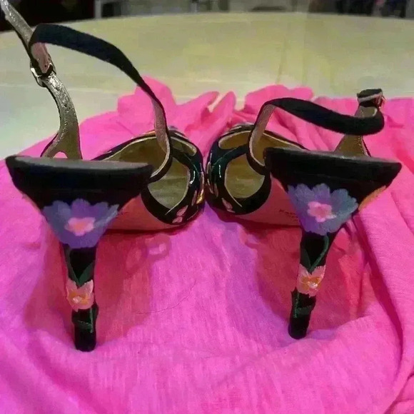 KATE SPADE EMBROIDERED HEELS size 8B 3 1/2 inch heel - Picture 3 of 6
